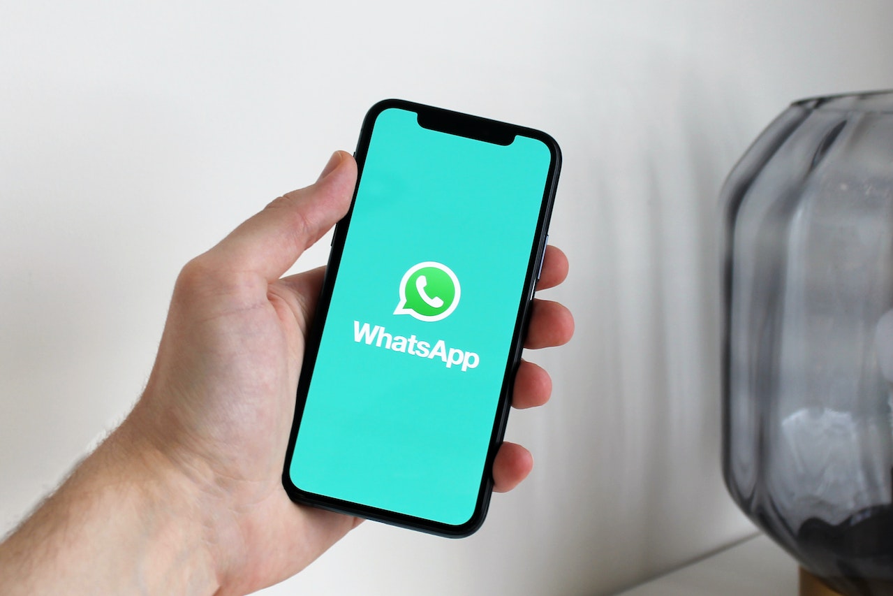 Accessing WhatsApp with MiaProxy